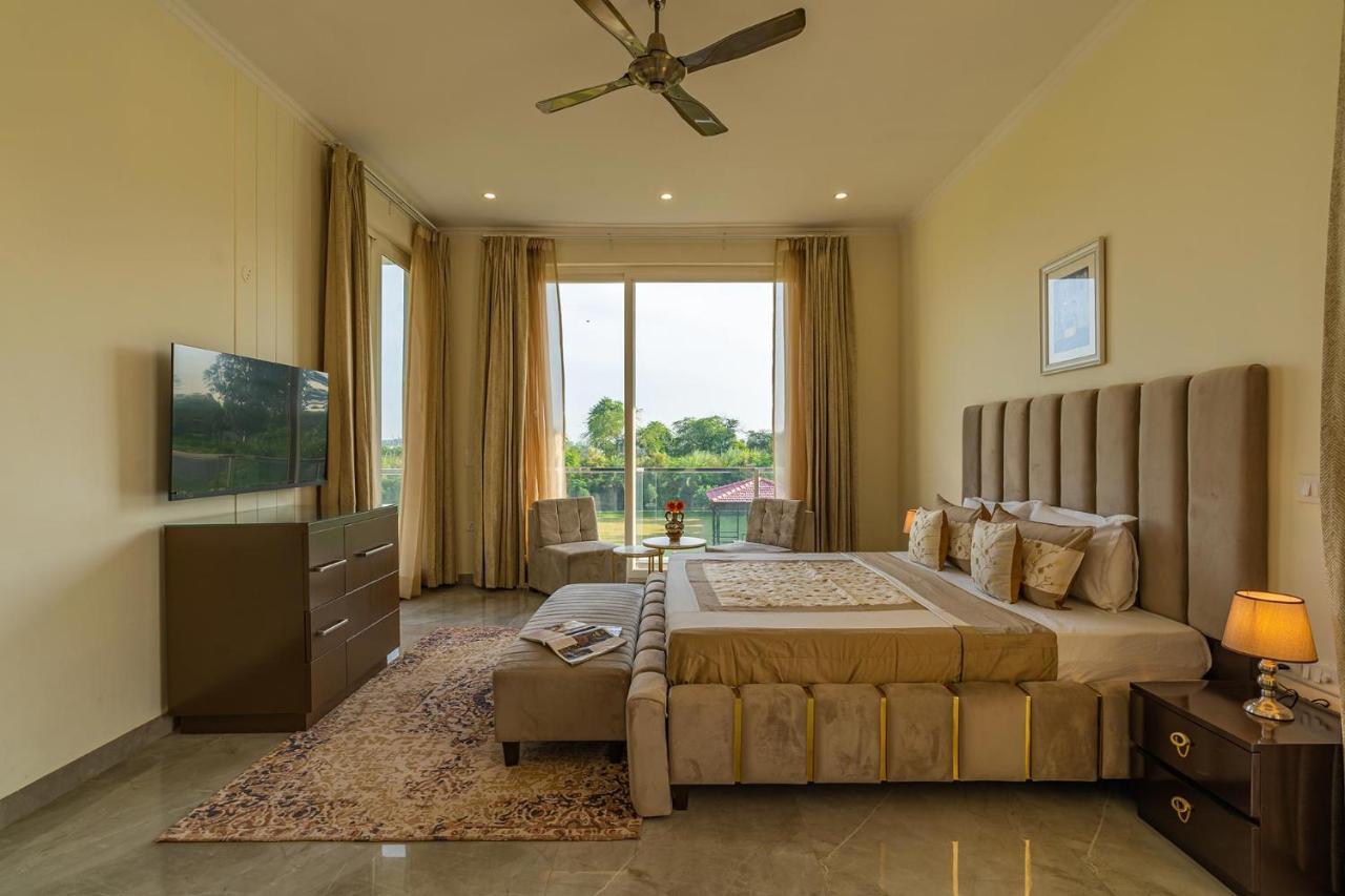 Stayvista At Blanc Belle With Outdoor Pool Sohna المظهر الخارجي الصورة