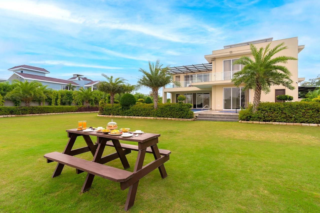 Stayvista At Blanc Belle With Outdoor Pool Sohna المظهر الخارجي الصورة