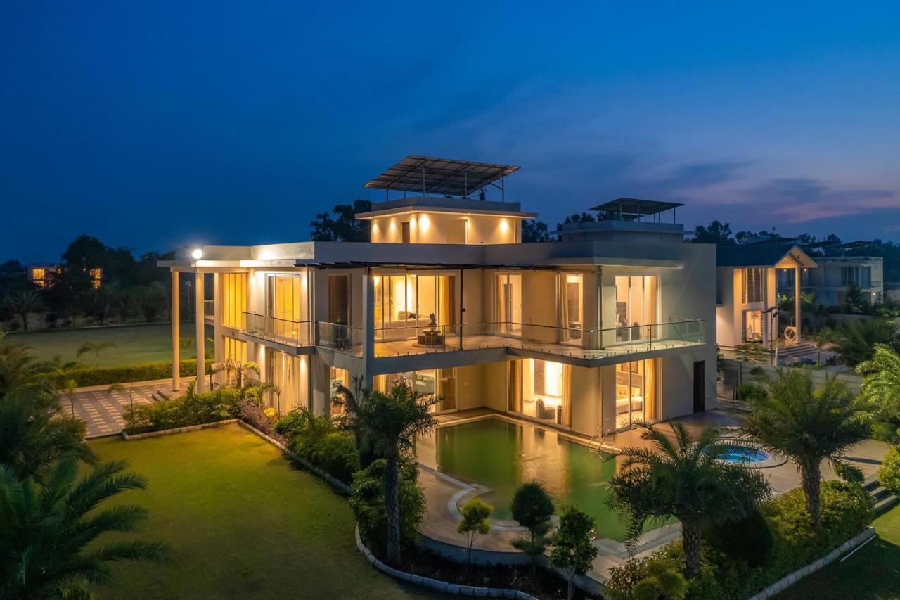 Stayvista At Blanc Belle With Outdoor Pool Sohna المظهر الخارجي الصورة