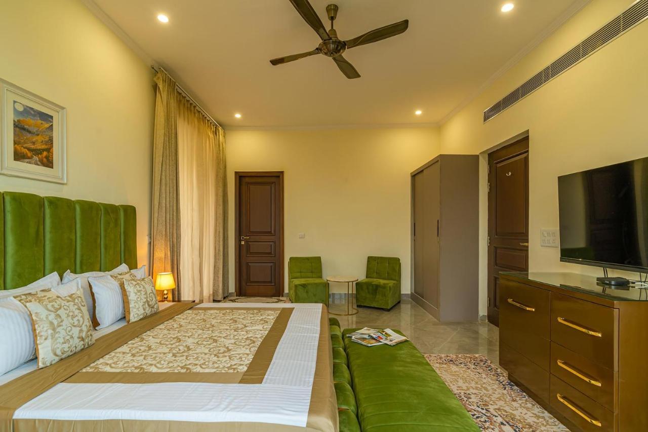 Stayvista At Blanc Belle With Outdoor Pool Sohna المظهر الخارجي الصورة