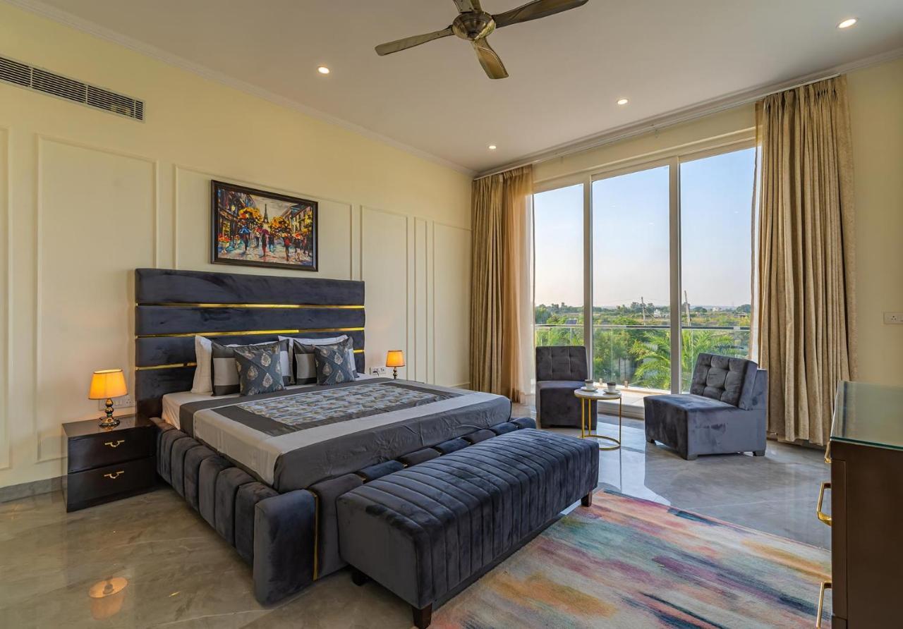 Stayvista At Blanc Belle With Outdoor Pool Sohna المظهر الخارجي الصورة