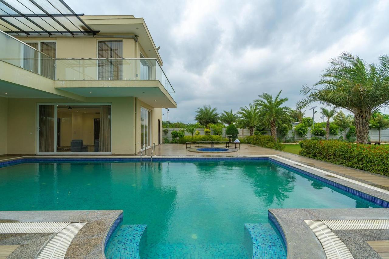 Stayvista At Blanc Belle With Outdoor Pool Sohna المظهر الخارجي الصورة
