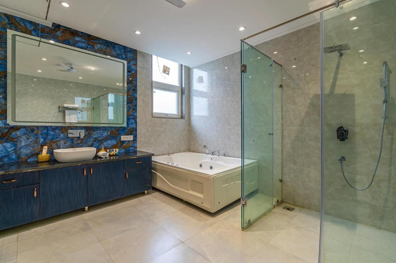 Stayvista At Blanc Belle With Outdoor Pool Sohna المظهر الخارجي الصورة