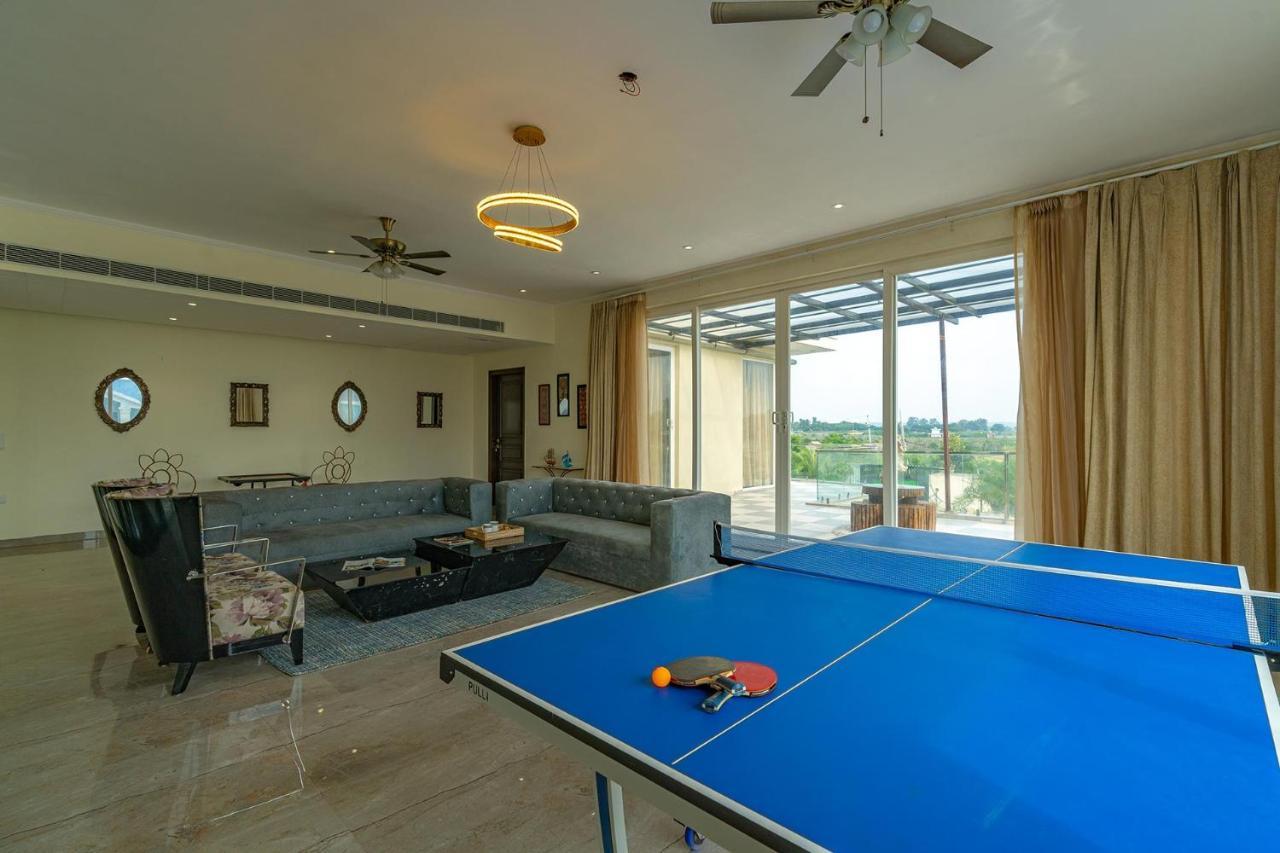 Stayvista At Blanc Belle With Outdoor Pool Sohna المظهر الخارجي الصورة