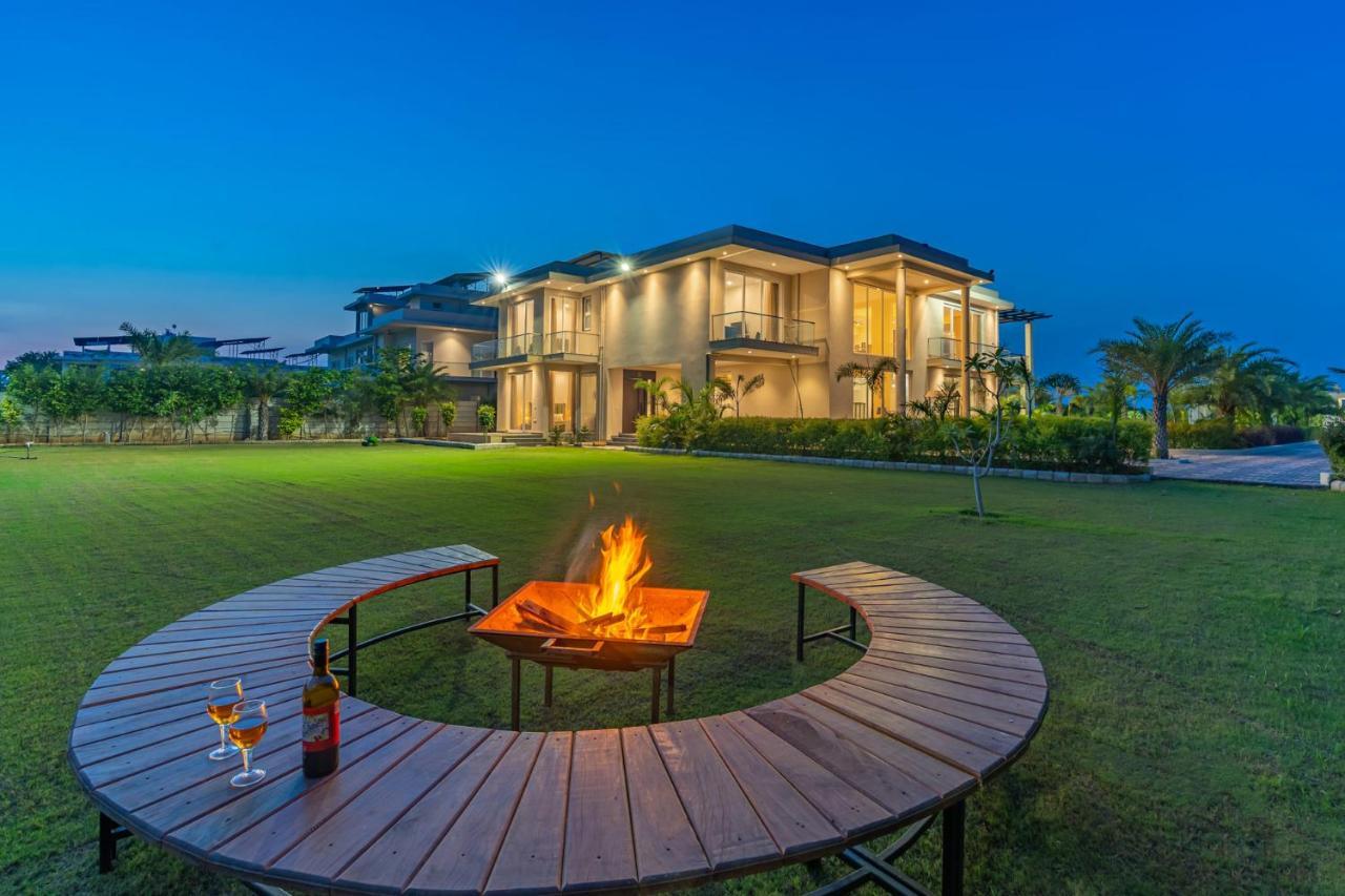 Stayvista At Blanc Belle With Outdoor Pool Sohna المظهر الخارجي الصورة
